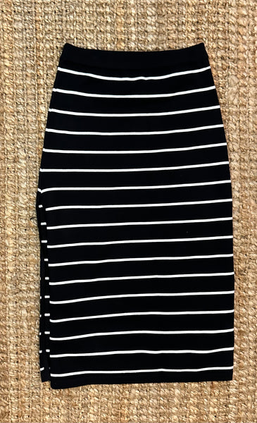 Black & White Knit Knee Skirt